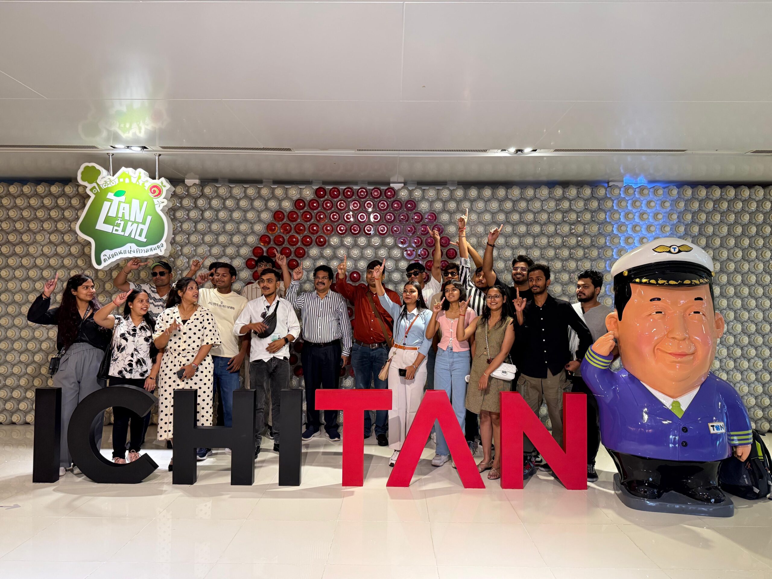 VJIM students during the Trimester Abroad Program in Thailand