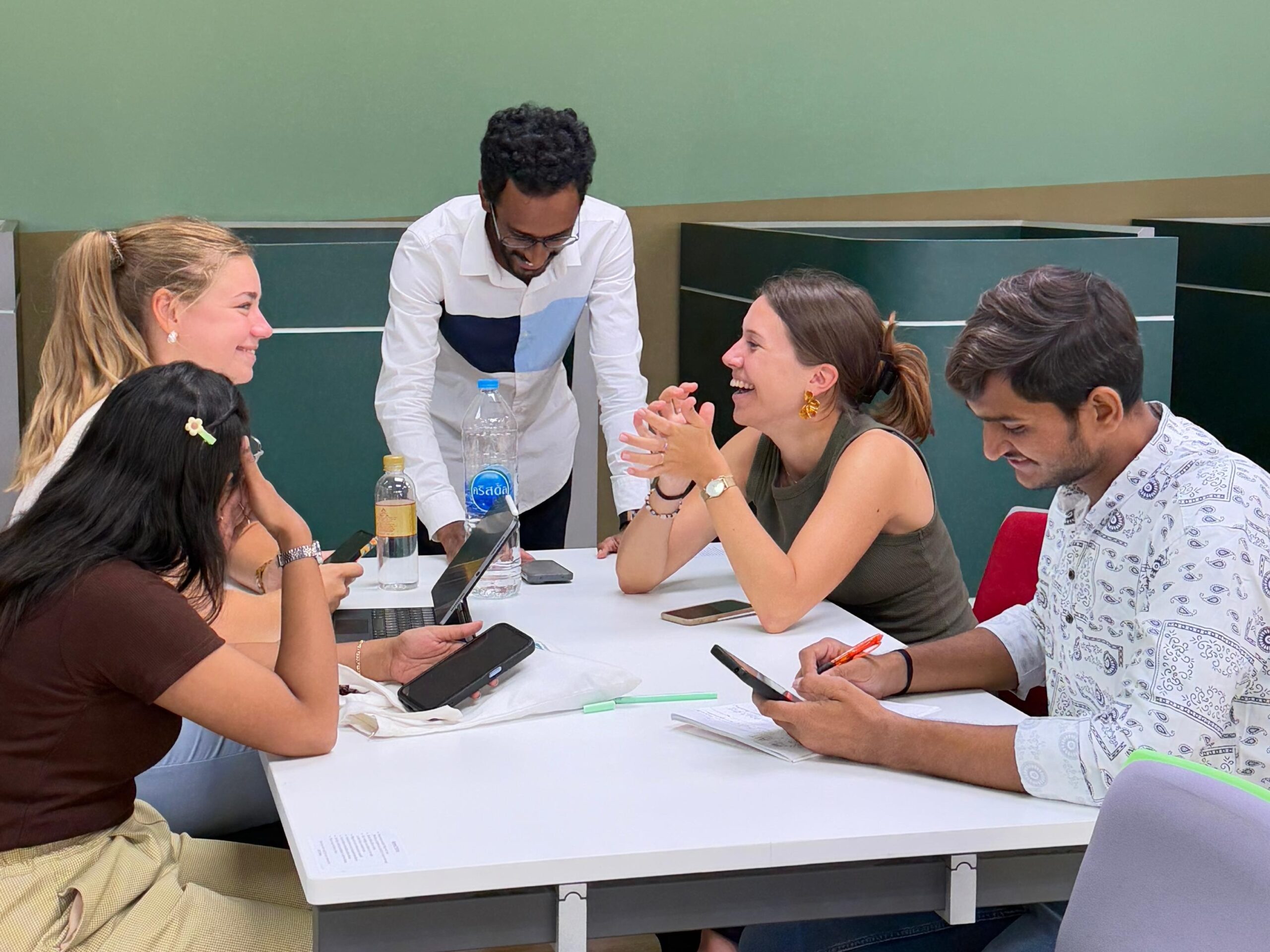 VJIM students during the Trimester Abroad Program in Thailand